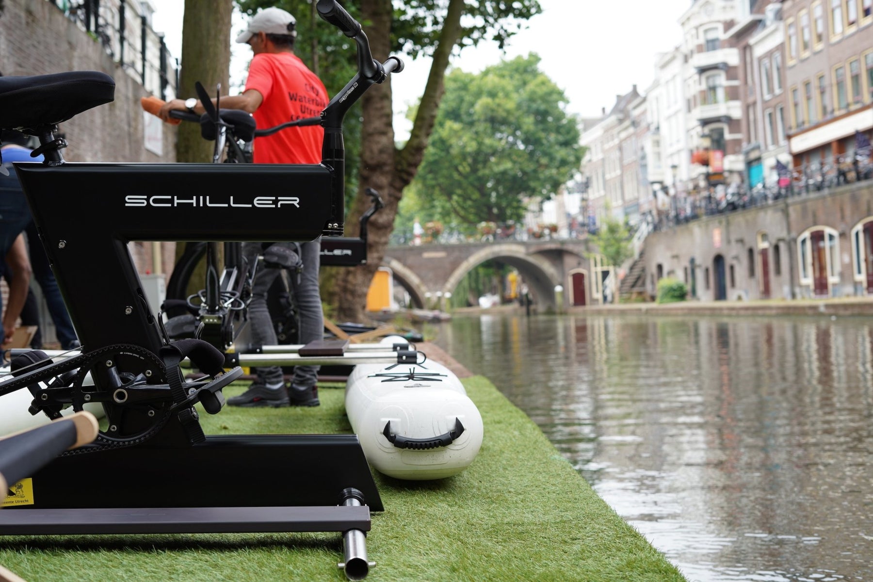 pedal boat utrecht Utrecht – Schiller Waterfiets